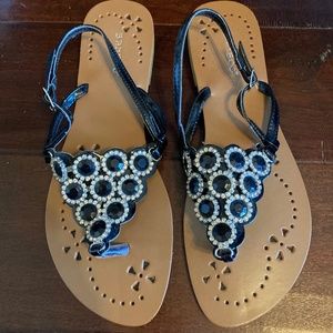 Bamboo Sandals 8.5 Black and Silver Thongs